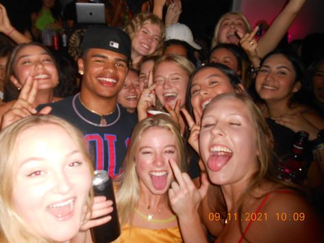 college party frat dispo 2022 fun After A Party Aesthetic, 2000s Frat Party, Frat Themes Party, College Frat Party Aesthetic, Frat Party Fits, Rager Party Ideas, Frat Theme Party, Highschool Party Themes, Halloween Frat Party