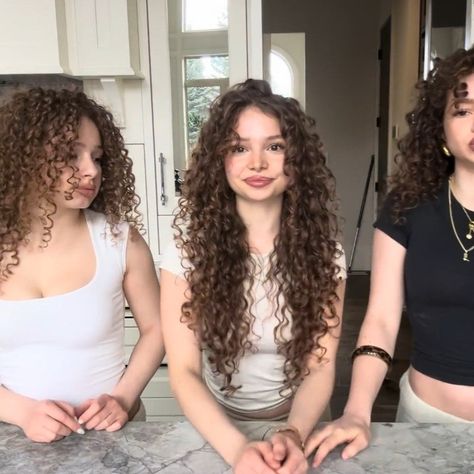 kalogeras sisters Long Curly Hair, Brown Curly Hair, Curly Hair Tutorial, Curly Hair Photos, Ginger Hair Color, Curly Hair Inspiration, Hair Reference, Curly Hair Cuts, Dream Hair