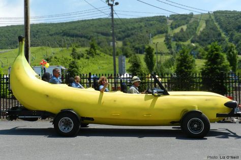 Daaaaaay-O: 1989 Banana Mobile - http://barnfinds.com/daaaaaay-o-1989-banana-mobile/ Big Banana, Strange Cars, Classic Cars Trucks Hot Rods, Weird Cars, Unique Cars, S Car, Expensive Cars, Car Ride, Cars Organization