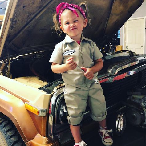 Mechanic - toddler costume ideas Girl Mechanic Costume, Mechanic Halloween Costume, Mechanic Costume, Baby Mechanic, Toddler Costumes Girl, Girl Mechanics, Halloween Costume Toddler Girl, Toddler Photoshoot, Kids Costumes Girls