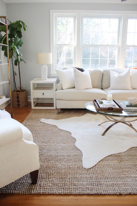 3 Simple Tips for Using Area Rugs in Rental Decor + Sources for Affordable Area Rugs Living Room Classic, Affordable Area Rugs, Faux Cowhide, Layered Rugs, Rental Decorating, Living Room Diy, Style At Home, Jute Rug, Living Room Carpet