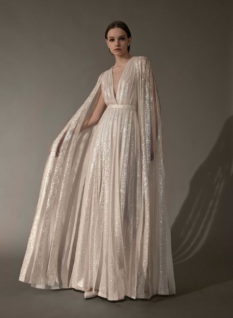 Elie Saab Spring, Elie Saab 2023, Elie Saab Spring 2023, 2022 Wedding Dress, Elie Saab Wedding Dress, Elie Saab Bridal, Fashion Advisor, Spring 2023 Collection, Sparkly Outfits