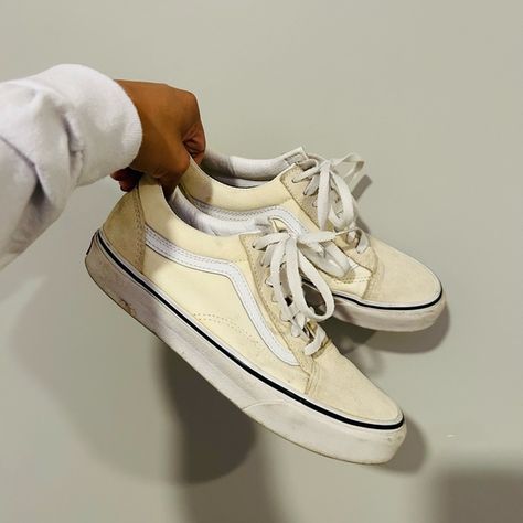 Beige Vans Fashion Tips, Beige Vans, Outfit Women, Vans Shoes, Plus Fashion, Closet, Fashion Trends, Clothes Design