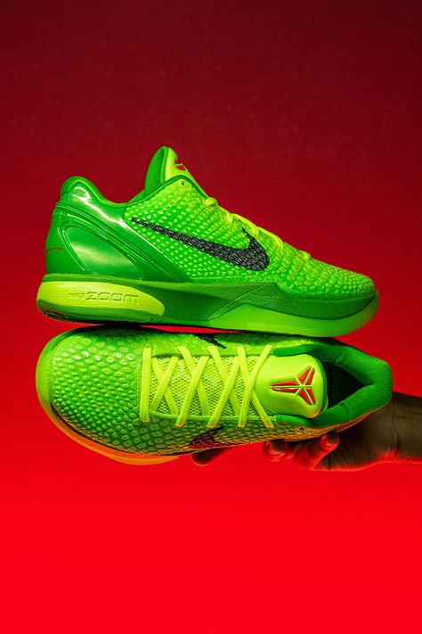 What’s your favorite holiday-themed sneaker colorway? For many, it’s the Nike Kobe 5 Protro “Grinch,” which was debuted by the legend himself, Kobe Bryant, during a Christmas Day showdown with the Miami Heat in 2010. Kobe Grinch Shoes, Kobe Grinches, Kobe Grinch, Kobe Bryant Sneakers, Kobe 6 Protro, Kobe 5 Protro, Hoop Shoes, Nba Shoes, Basket Shoes