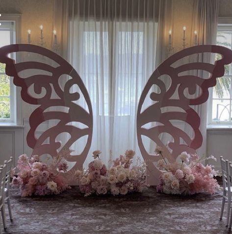 Centerpiece With Butterflies, Butterfly Sweet 16 Centerpieces, Butterfly Sweet 15 Decorations, Sweet 16 Butterfly Theme Decorations, Sweet 16 Butterfly Theme Centerpieces, Butterfly Sweet 16 Decorations, Butterfly Backdrop Ideas, Butterfly Theme Centerpieces, Butterfly Arch