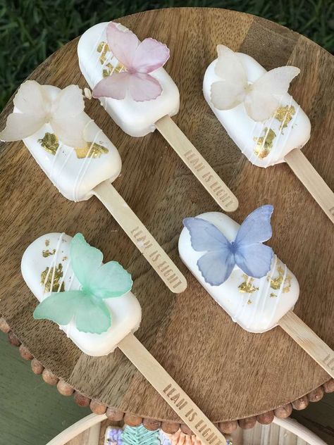 Garden Party Design, Butterfly Birthday Party Decorations, Butterfly Themed Birthday Party, Butterfly Birthday Theme, Butterfly Garden Party, Butterfly Baby Shower Theme, Girl Shower Themes, Fairy Garden Birthday Party, 1st Birthday Girl Decorations