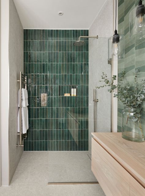 Emerald Green Tile Shower Ideas, Light Green Tile Shower Ideas, Large Tile Bathroom Ideas, Green Tile Bathroom With Tub, Blue Tile Showers, Two Tone Shower Tile Ideas, Small Shower Design, Bathroom With Green Tile, Small Bathroom Shower Tile Ideas