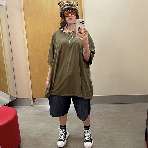 Baggy Shorts Outfit Plus Size, Mid Size Tomboy Fashion, Plus Size Masc Summer Outfits, Masc Outfits For Women Plus Size, Plus Size Skater Girl, Skater Girl Outfits Plus Size, Fat Girls Outfit Ideas, Plus Size Tomboy, Chubby Grunge Outfits