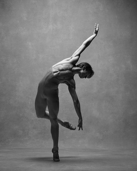 15+ Breathtaking Photos Of Dancers In Motion Reveal The Extraordinary Grace Of Their Bodies Photographie Art Corps, Dancer Photography, Life Drawing Reference, Male Ballet Dancers, Male Pose Reference, Dance Photography Poses, Dance Project, Ballet Poses, Figure Drawing Poses