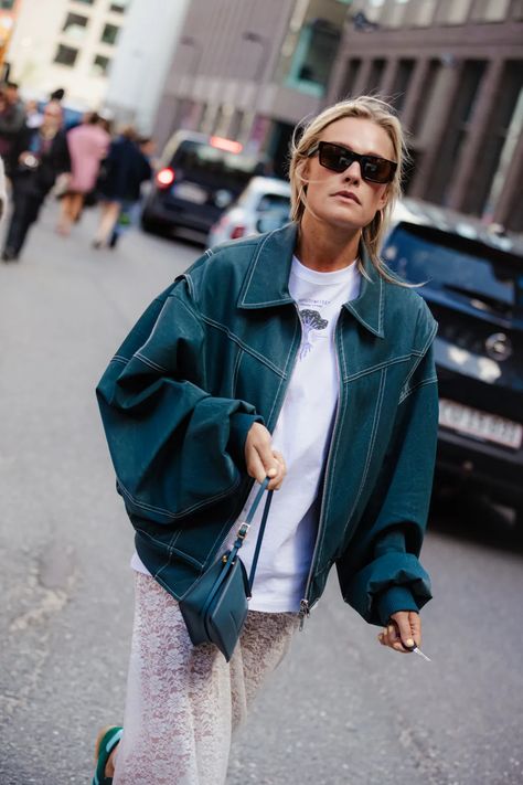 They Are Wearing: Spring 2024 Copenhagen Fashion Week [PHOTOS] – WWD Copenhagen Fashion Week Street Style, Day Clothes, Copenhagen Street Style, Quoi Porter, Copenhagen Fashion, Paris Fashion Week Street Style, Copenhagen Style, Copenhagen Fashion Week, Looks Street Style