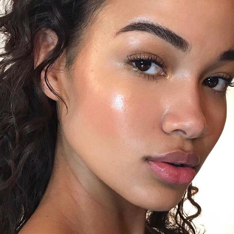 Natural Beauty Tips, How To Contour Your Face, New Makeup Trends, Ideas De Maquillaje Natural, Makeup Tip, Glow Skin, Makeup Guide, Glowy Skin, Maquillaje Natural