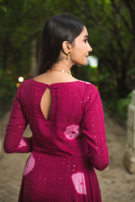 #maxidress #longdress #maroon #festive #occasionwear #fashionphotoshoot #ethnicfashion #sequin #muslin Dress Back Designs Indian Kurti, Kurta Back Designs Women, Muslin Kurti Design, Plain Kurti Neck Designs Latest Fashion, Back Nack Design For Kurti, Simple Kurtis Design, Kurta Back Design, Back Kurti Design, Kurti Back Neck Designs Pattern