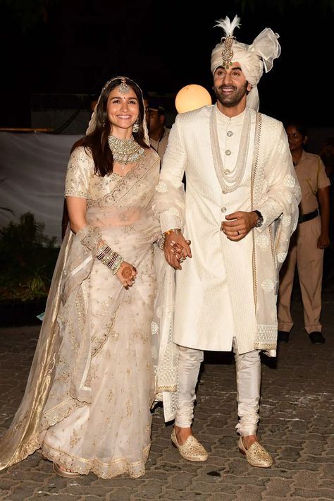 Ranbir Kapoor Wedding, Groom Indian Wedding Outfits, Wedding Matching Outfits, Indian Wedding Suits Men, Indian Wedding Clothes For Men, Indian Groom Dress, Sherwani For Men Wedding, Wedding Kurta For Men, Groom Outfits