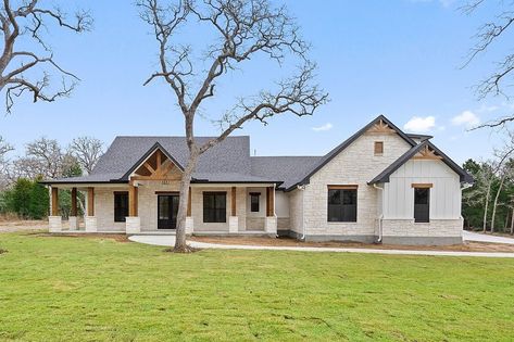 @adhouseplans shared a photo on Instagram: “What do you think of this beauty? 😍🏡⁠ ⁠ Our friends @dumbeckcustomhomes recently finished this stunning build of our Hill Country House…” • Mar 16, 2022 at 1:23pm UTC House Plan With Large Walk In Pantry, Hill Country House Plans One Story, House Plans With Large Pantry, House Plans With Office, House Plans With Butlers Pantry, Modern Farmhouse Plans One Story, Hill Country House Plans, Beautiful Country Homes, Country Home Plans