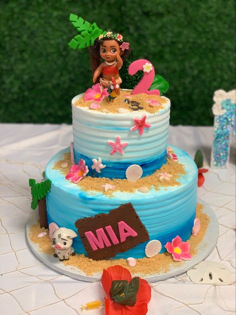 Moana Cake And Cupcakes, Moana 3rd Birthday Cake, Moana Birthday Party Ideas Centerpieces, Moana Themed Birthday Cake, Moana Bday Cake, Small Moana Cake, 1st Birthday Moana Theme, Birthday Cake Moana, Moana Party Treats