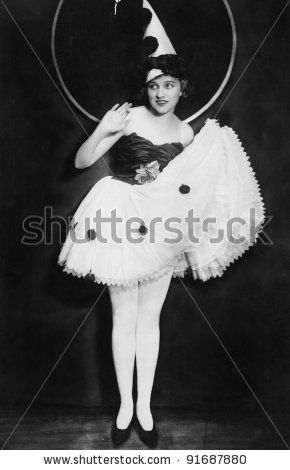 stock photo : Portrait of woman in costume with clown hat Vintage Circus Costume, Scary Clown Costume, Clown Costume Women, Costume Clown, 1950 Women, Clown Hat, Scary Characters, Portrait Of Woman, Female Clown