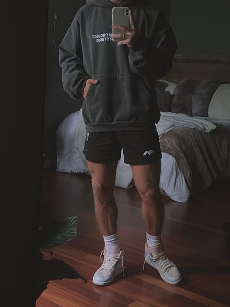 Jogging Outfit For Men, Men’s Outfits Workout, Mens Athletic Streetwear, Athletic Outfits Aesthetic Men, Mens Gym Shorts Outfit, Oversized Hoodie And Shorts Outfit Men, Under Armour Mens Outfits, Athletic Mens Style, Mens Shorts And Hoodie Outfit