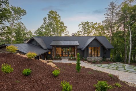 Waterfront Overview – MHK Architecture Modern House In The Woods, Modern Mountain Home Exterior, Rancher House Plans, Mhk Architecture, Modern Craftsman House Plans, Luxury Ranch House Plans, Mountain House Exterior, Modern Mountain House Plans, Contemporary Lake House
