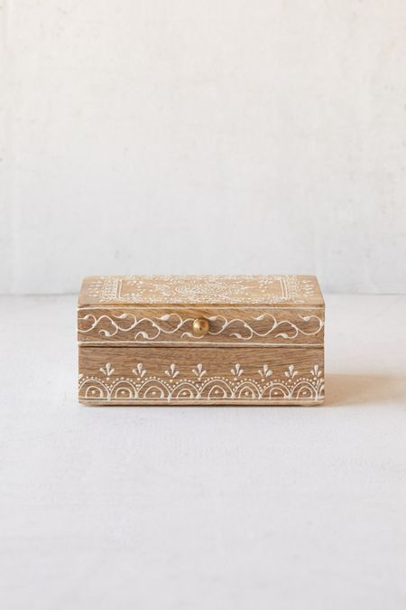 jewelry box Painted Wooden Boxes, Dekor Diy, Stash Box, Painted Boxes, Contemporary Home Decor, Jewelry Storage, Painted Wood, Wood Boxes, Wooden Box