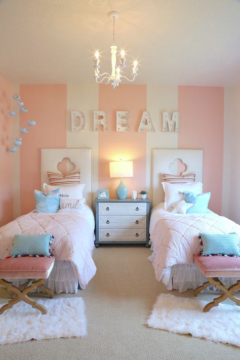 Bilik Tidur Perempuan, Bilik Perempuan, Twin Girl Bedrooms, Reka Bentuk Bilik Tidur, Shared Girls Room, Bilik Idaman, Hiasan Bilik Tidur, Shared Girls Bedroom, Striped Walls