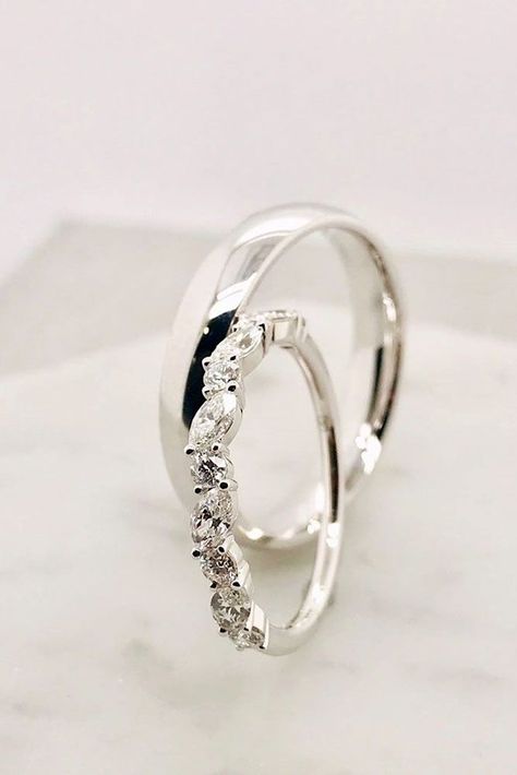 Wedding Rings Couple White Gold, Cincin Wedding, Beautiful Diamond Wedding Rings, Wedding Ring Couple, Beautiful Wedding Rings Diamonds, Wedding Rings Sets His And Hers, Couple Ring Design, Popular Photo, Rings Beautiful