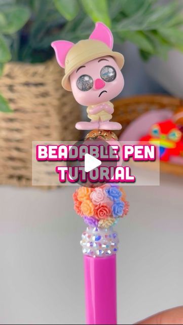 Reyna | DIY Crafter on Instagram: "How to make a beadable pen tutorial. These are super easy to make and really fun too! These beaded pens can be given as gifts or made for your small business.  I made the tinker bell pen for my daughter and Harry Potter pen for my son. Let me know if you want any links to the supplies used.  #beadedpens #beadablepens #disneydoorables #beads #beading #diycrafts #diytutorial #funcrafts" Harry Potter Pen, Disney Pens, Pen Tutorial, Diy Harry Potter Crafts, Pen Toppers, Beadable Pens, Toppers Diy, Pen Craft, Pen Diy