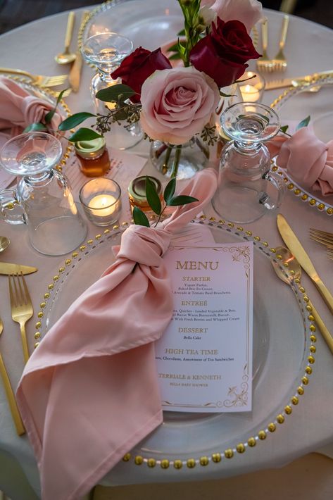 Aesthetic Place Setting, Blush And Gold Birthday Party, Wedding Decor Pink And Gold, Pink And Gold Tea Party Table Settings, Birthday Party Place Settings, Bridal Shower Tables Decorations, Rose Gold And Pink Table Decor, Pink And Gold Engagement Party, Rose Gold Place Setting