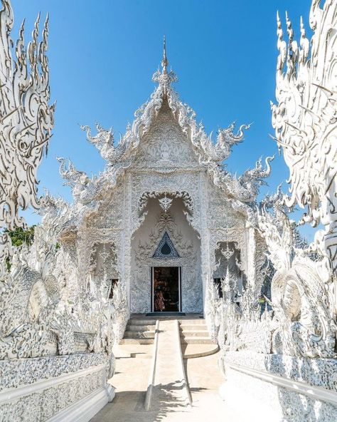 The White Temple Wat Rong Khun is one of the most beautiful Buddhist temples in Thailand. White Temple Thailand, Wat Rong Khun, Temple Thailand, Buddhist Temples, White Temple, Buddhist Temple, Anime Drawings Boy, Architectural Inspiration, Amazing Architecture