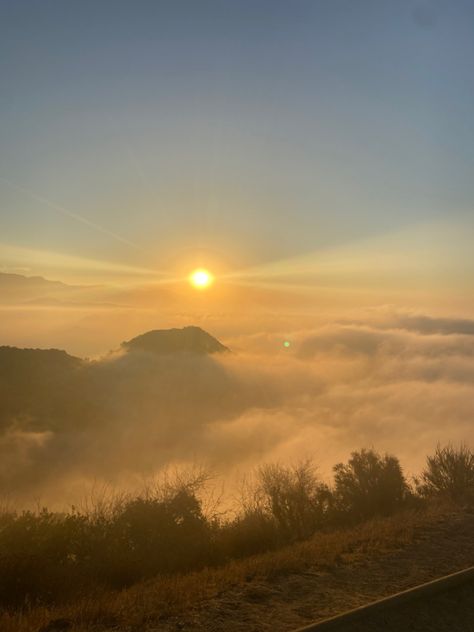 Nature, Soft Sunrise Aesthetic, Sunrise Aesthetic Mountain, Sunrise Hike Aesthetic, Mountain Sunrise Aesthetic, Sunrise Aesthetics, Morning Sunrise Aesthetic, Preppy Slippers, Sunrise Lighting