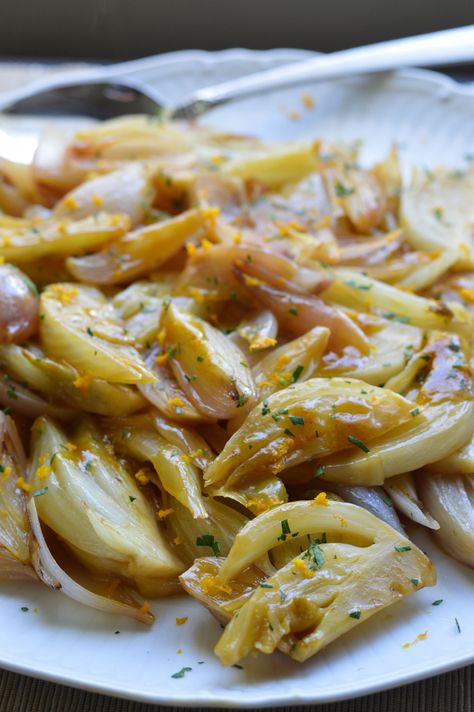 Recipe: Braised Fennel & Shallots — Recipes from The Kitchn Braised Fennel, Shallot Recipes, Fennel Pollen, Fennel Recipes, Cooking The Perfect Steak, Juicy Steak, Cooked Vegetables, Side Recipes, Veggie Dishes