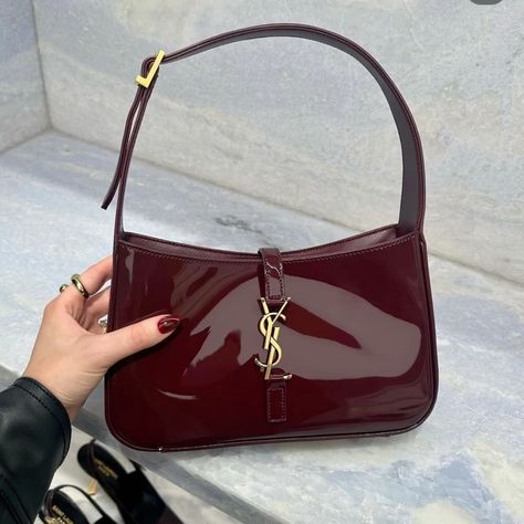 Saint Laurent, Beauty, Ysl Bags, Red Purse, A Woman, Purse, Red, Gold