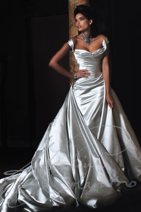 Gabriella Angelina Colarusso, Mode Glamour, Beautiful Wedding Gowns, Wedding Dress Couture, Couture Wedding, Satin Wedding, Beauty And Fashion, Elegant Wedding Dress, Bridal Designs