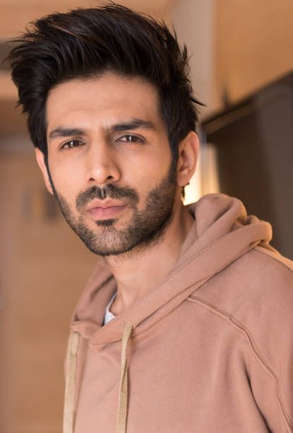 Kartik Aaryn Sketches, Indian Bollywood Actors, 4k Images, Kartik Aaryan, Shiva Tattoo Design, Handsome Celebrities, Art Photography Portrait, Bollywood Couples, Bollywood Photos