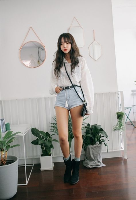 Korean Daily Fashion | Official Korean Fashion// Love the loose top and high waisted shorts K Fashion, Ankle Boots Outfit Korean, Asian Fashion Summer, Boots Socks, Trendy Dresses Summer, Korean Fashion Winter, Korean Fashion Summer, Pakaian Feminin, 얼짱 소녀