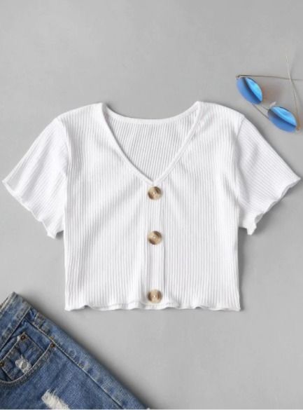 White Crop Top Outfit Casual, Cropped Top Outfits, Casual Crop Top Outfits, White Crop Top Outfit, Crop Top And High Waisted Shorts, Teen Crop Tops, Crop Tops For Kids, Plus Size Crop Tops, Essential Products