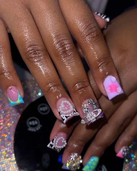 COLUMBUS OHIO NAIL TECH 🔥 on Instagram: "short duckies freestyle 🔥😍😍😍" Cute Short Nail Acrylic Ideas, Back Nails Designs, Short Nail Set With Charms, Short Nails Acrylic Charms, Cute Nails Acrylic For School, Freestyle Duck Nails Short, One Color Short Acrylic Nails, Short Acrylic Nails Square Freestyle, Shorties Nails With Charms