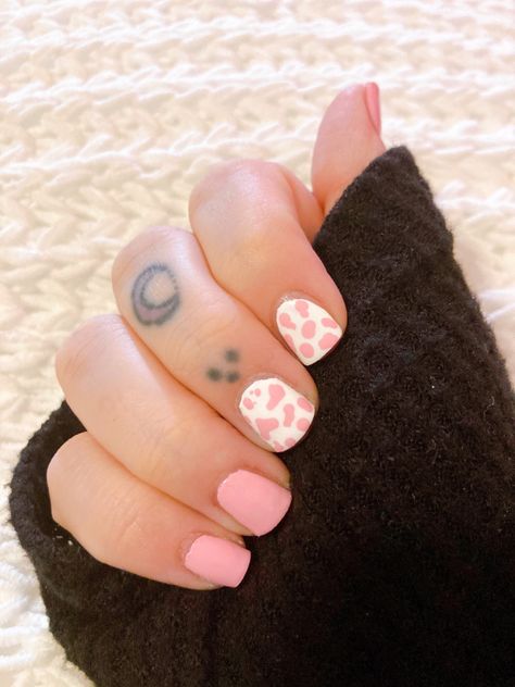 Cute Short Nails, Pink and White Cow Print Gel Cow Print Nails Short, Pink Cow Print Gel Nails, Cute Nail Designs For Short Nails Pink, Cute Short Gel Nails Summer White, Short Pink Cow Print Nails, Short Cow Nails Pink, White And Pink Cow Print Nails, Pink Cow Nails Short, Gel Mani Short Nails Pink