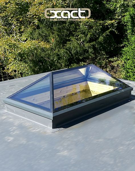 frameless glass roof lantern frameless roof light Skylight Design Roof Light, Sky Light Ideas, Roof Windows Skylight, Glass Roof Design, Lantern Roof Light, Flat Roof Lights, Roof Lanterns, Skylight Roof, Roof Skylight