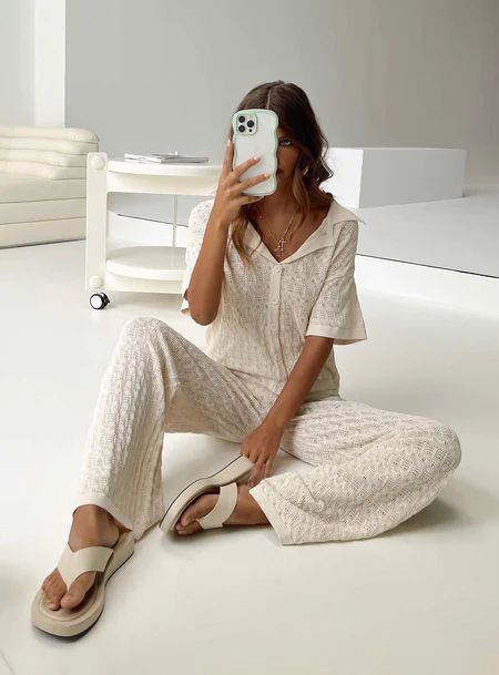 Loungewear Sets Clothing Boutique Content Ideas, Knitted Pants Outfit, Matching Lounge Set Outfit, Matching Set Outfit Two Pieces, Women Sets Two Pieces, White Lounge Set, Lounge Set Outfit, White Matching Set, Coastal Outfits