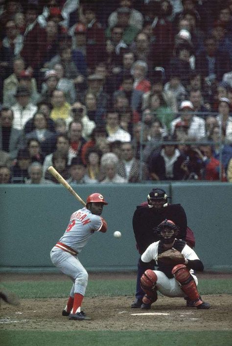 1975 World Series, Joe Morgan up to bat and Carlton Fisk behind the plate. Big Red Machine, Joe Morgan, The Flying Dutchman, Baseball Legends, Cincinnati Reds Baseball, Baseball Pitcher, Pete Rose, Baseball Stuff, Flying Dutchman