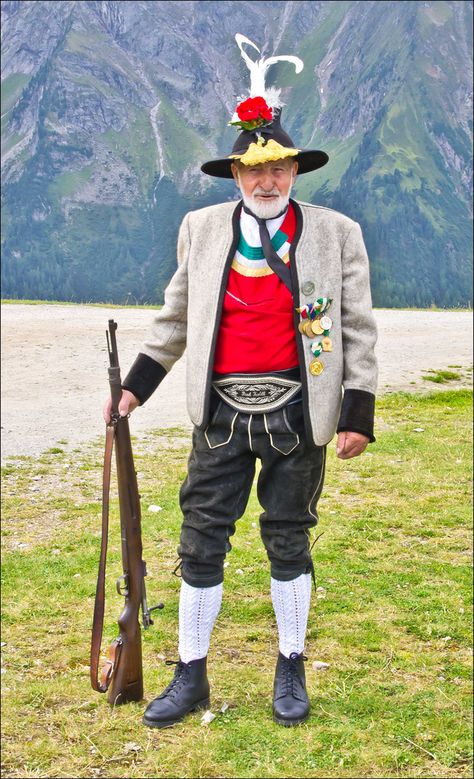 "Tirolean Sunday Best" by Dave Hanmer on Flickr - In the Austrian Tirol region, the locals like to wear their national dress whenever possible.  Very smart indeed! Innsbruck, Mens Lederhosen, Tirol Austria, German Outfit, Art Populaire, National Dress, Sunday Best, Folk Costume, People Of The World