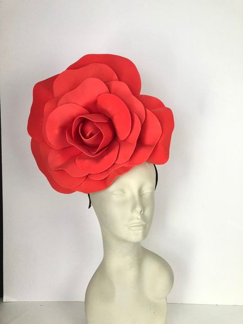 Large Rose Fascinators Kentucky derby Red headpiece - Etsy Italia Couture, Kentucky Derby Hats Diy, Red Headpiece, Wedding Hats For Guests, Ivory Fascinator, Wedding Tea Party, Red Fascinator, Flower Costume, Rose Parade