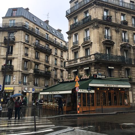 Rainy France Aesthetic, Paris Art Aesthetic, Rainy Paris Aesthetic, Rainy Day Paris, Buildings In Paris, Rainy Day In Paris, Paris Building, Rainy Paris, France Aesthetic