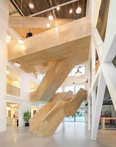 STUDIONINEDOTS Baroque Architecture, Stairs Architecture, Mix Use Building, Wood Architecture, Wooden Staircases, Wooden Stairs, Wood Stairs, Modern Staircase, Interior Stairs