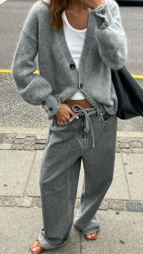 Alledaagse Outfits, Mode Hipster, Jeans Trend, Mode Ootd, Looks Street Style, Stockholm Fashion, Modieuze Outfits, Outfits Invierno, Outfit Jeans