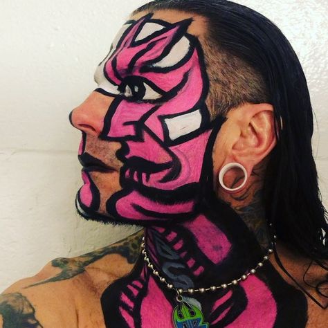 Jeff Hardy Facepaint pink white faces Leon, Jeff Hardy Face Paint, The Hardy Boyz, Wrestling Gear, Face Paints, Wwe Tna, Jeff Hardy, Creatures Of The Night, Facepaint
