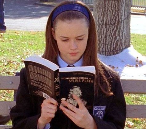 The Comprehensive Guide to Dating a Book Nerd | Blog | Epic Reads  http://www.epicreads.com/blog/the-comprehensive-guide-to-dating-a-book-nerd/ Gilmore Book List, Rory Gilmore Book List, Rory Gilmore Reading Challenge, Rory Gilmore Books, Rory Gilmore Reading, Amy Sherman Palladino, Little Dorrit, The Gilmore, People Reading