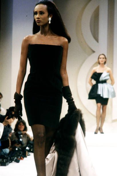 IMAN Brown Femininity, 90s Model Aesthetic, Runway Model Aesthetic, 90s 2000s Aesthetic, Iman Model, Supermodel Iman, 60s Models, Runway Aesthetic, Black Runway