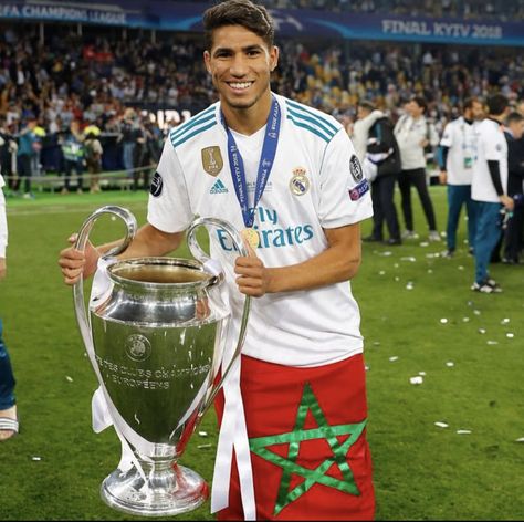 Dortmund, Achraf Hakimi Real Madrid, Ashraf Hakimi Morocco, Achraf Hakimi Wallpaper, Ashraf Hakimi, Hakimi Morocco, Uefa Champions League Trophy, Moroccan Team, Soccer Aesthetic