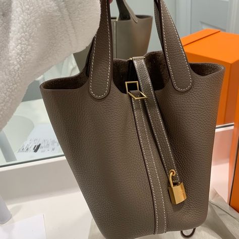 hermes picotin18 100% auth , new 99.99% , all still seal at lock , come with everything, box, dust bag, receipt and card , inbox for more pic and info Hermes Bags Totes Hermes Picotin Etoupe, Hermes Pitocin, Hermes Bag Picotin, Hermes Picotin 22 Outfit, Hermes Picotin 18cm Outfit, Hermes Picotin Outfit, Hermes Bags Picotin, Hermes Picotin 18cm, Hermes Tote Bag